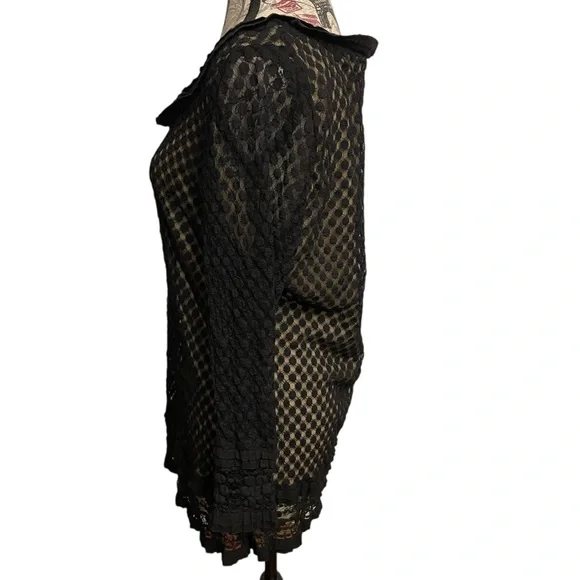 Max Studio Beige and Black Lace Top - Picture 2 of 7